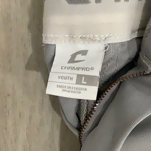 4 pair Used Youth baseball knickers 2 white/2 gray with navy stripe - Picture 5 of 8